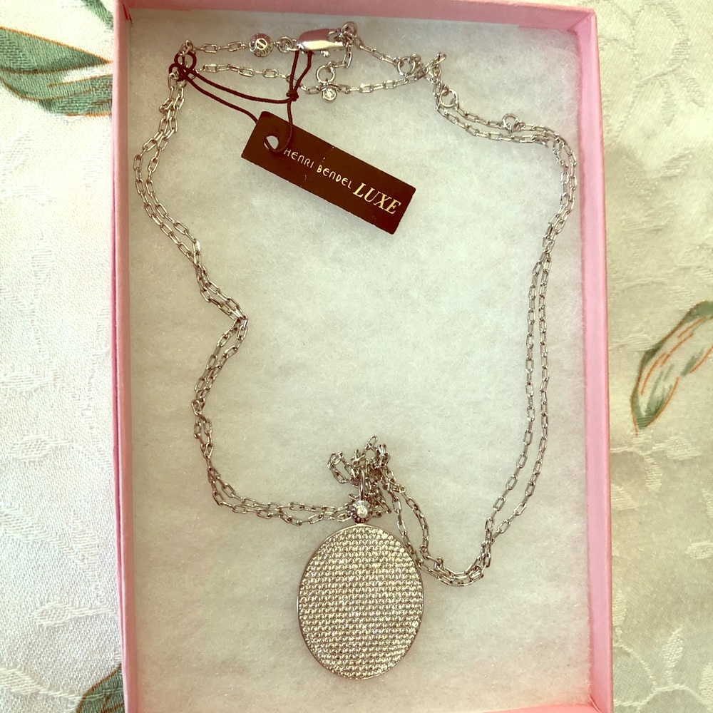 ✨Henri Bendel Luxe Rhinestone Pendant Necklace✨
